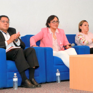 Miriam Vargas e invitados de Honor
