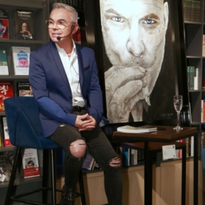 Rivelino Murrieta en Cafe Introspecta