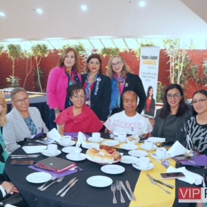 Amigas Invitadas a este reconocimiento a las Mujeres