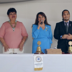 Faby Rosas Dirigiendo unas Breves Palabras