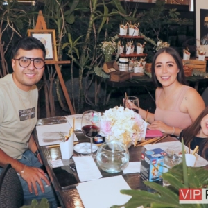 Nuestros Felices Invitados