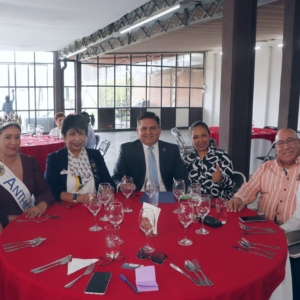 Vicki Blanca, Anthinea, Cony,Mario Mellado, Carmen Coyotecatl, Fernando Velasco y Joly Villordo