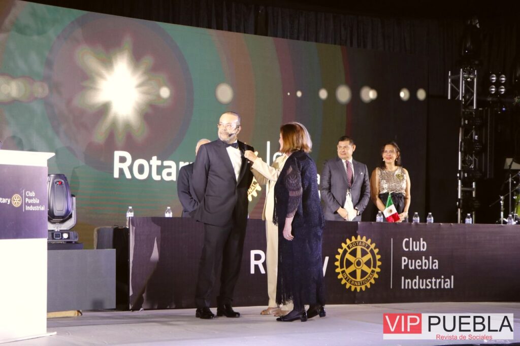 Abotonamiento de Pablo Ruiz Vallejo.