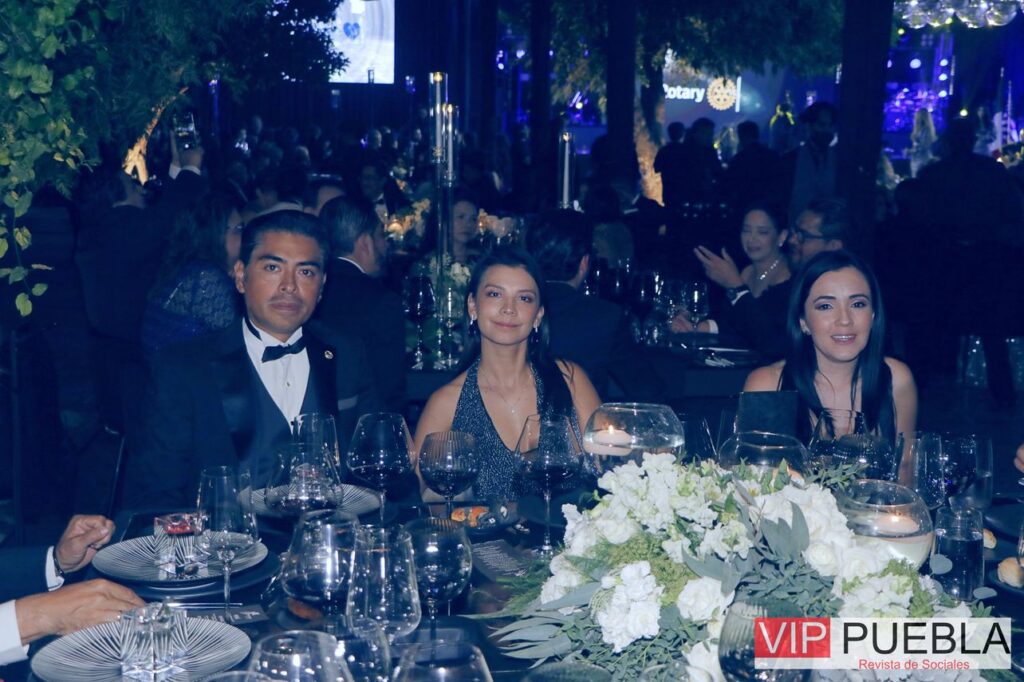 Amigos Rotarios Presentes en la Gala .