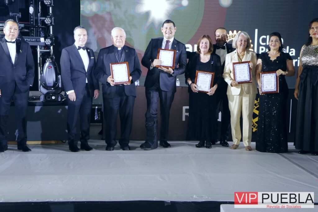 Entrega de Reconocimiento a Alejandro Armenta e Invitados Especiales.