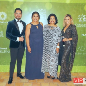 Fany Salvatierra y Tere Salvatierra Con Nuestros Presentadores
