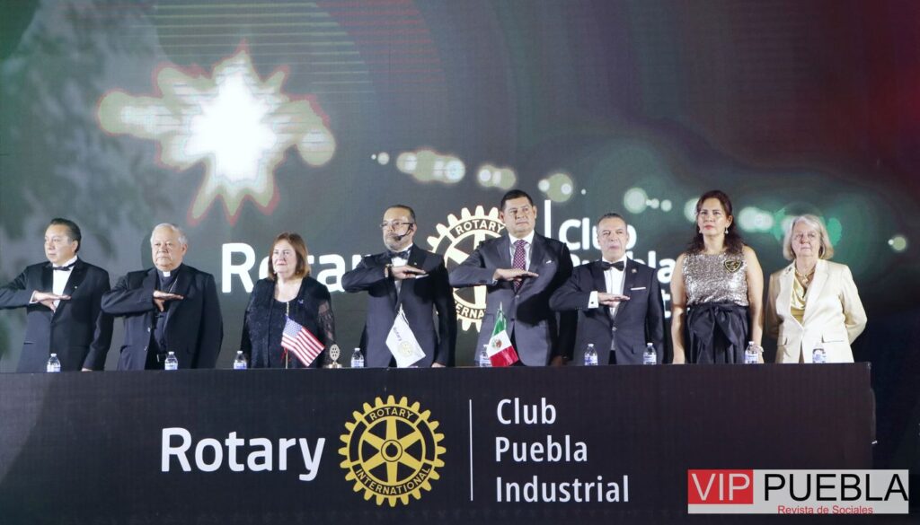 Honores a la Bandera Por Parte del Club Rotario Puebla Industrial.
