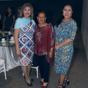 Blanca González ,Carolina Maxil, y Teresa Ríos