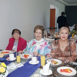 Toni Yitani, Loris de Kuri y Maru de Lara