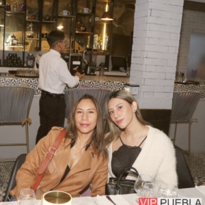 Zayhana Gaona y Myriam Arellano