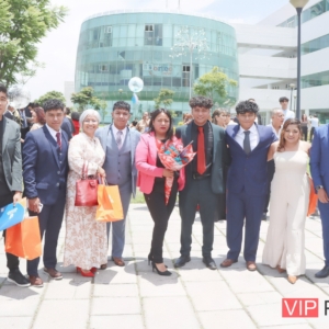 Los Graduados y Sus Familias