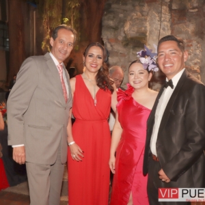 Roberto y Diana Muths con Amigos de la Novia