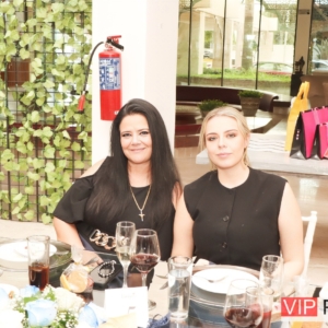 Monica m Ballester y Michelle Yitani