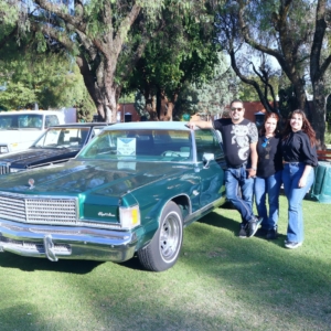 Amigos Presentes en esta exhibición de Autos Antiguos