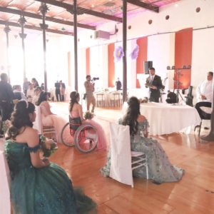 Daniel Zamora Dirigiendo Unas Palabras a Las Festejadas