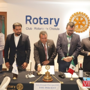 Campanada de Inicio de Sesión Por El Presidente Rodolfo De La Rosa