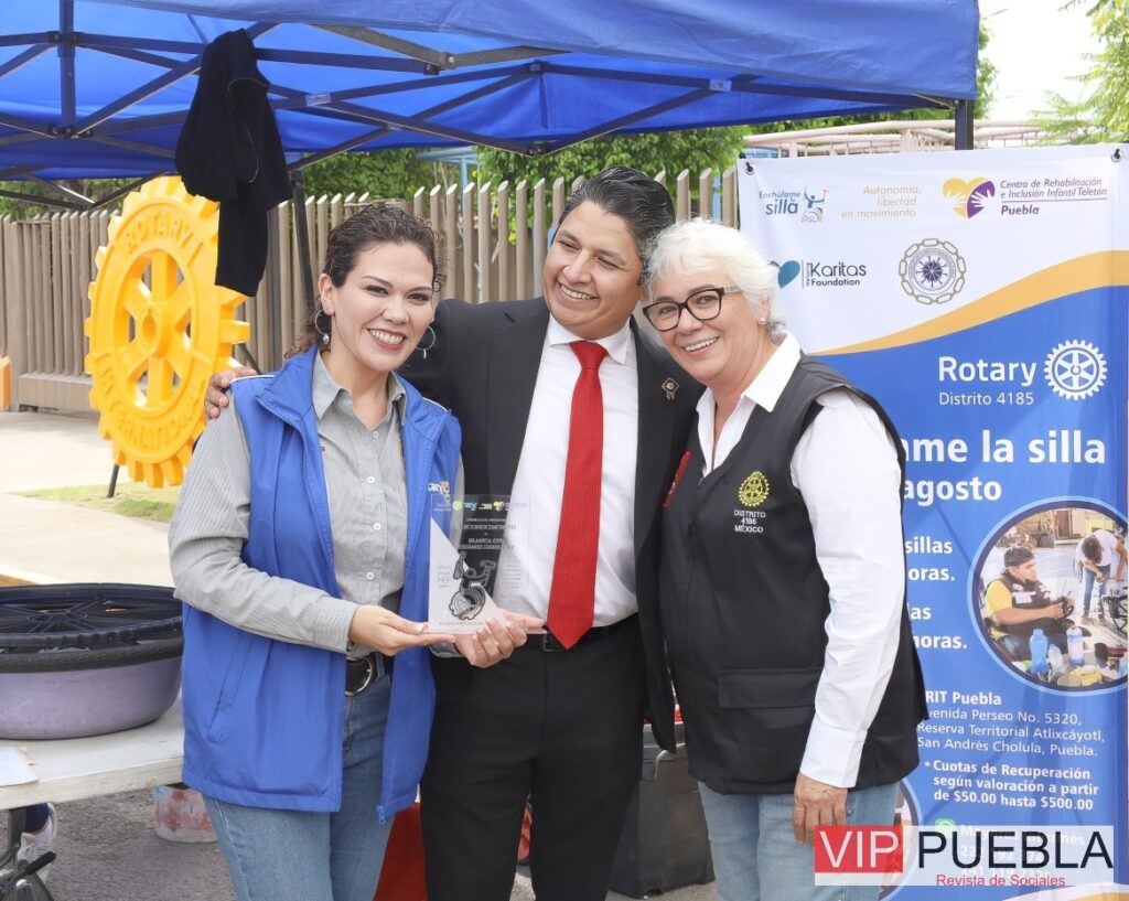 Entrega De Reconocimiento a Blanca Chanez Por Su Labor En Enchulame La Silla