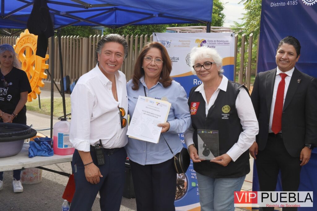Entrega de Reconocimiento Al Club Rotario Lomas De Angelópolis