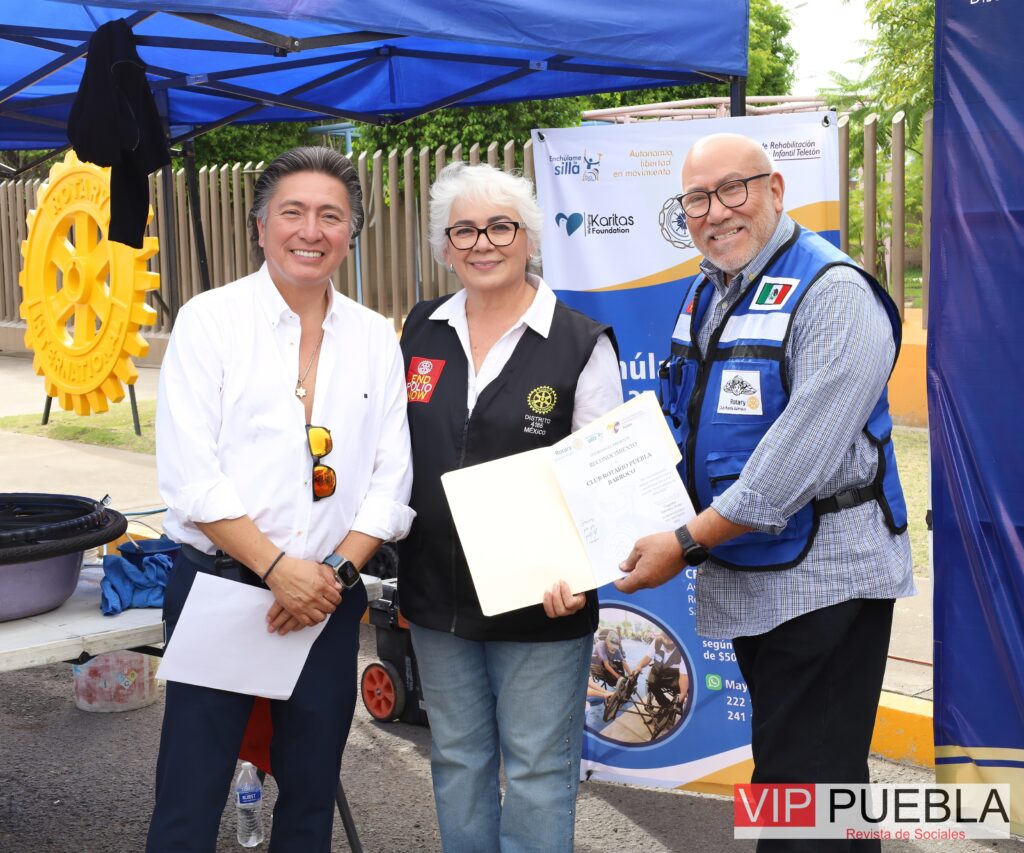 Entrega de Reconocimiento Al Club Rotario Puebla Barroco
