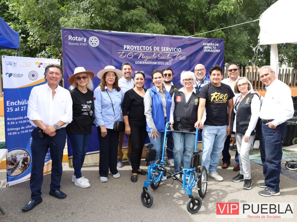 Miembros Rotarios En Enchulame La Silla En El Crit
