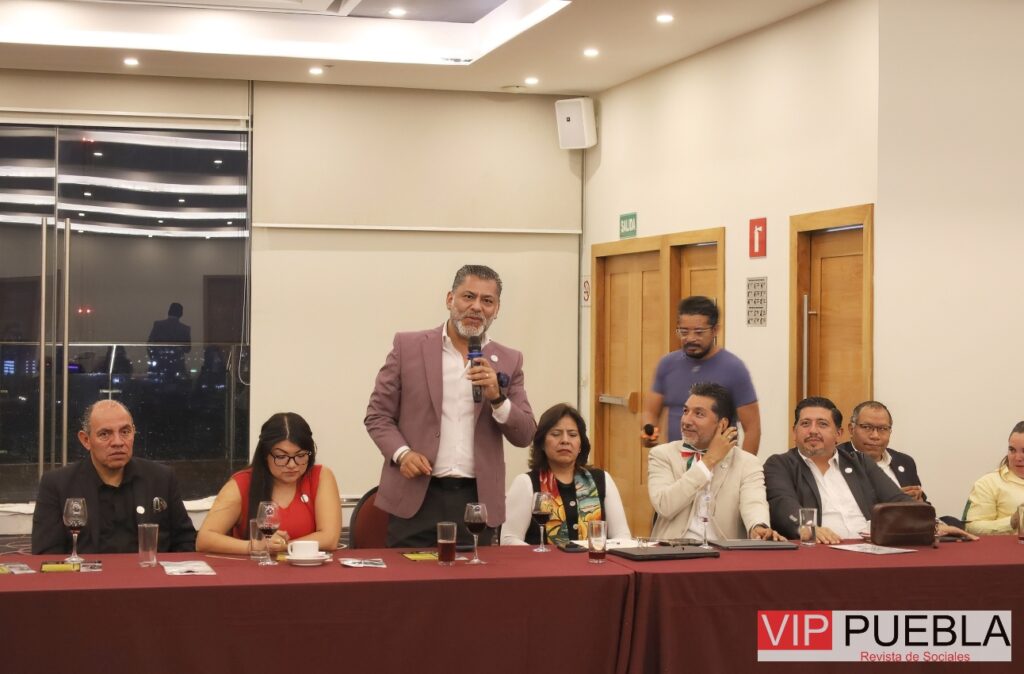 Raúl Van Troy Dirigiendo Unas Palabras