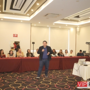 Pepe Sanz Con La Ponencia El Hábito de Vender