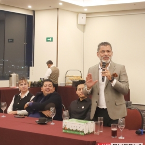 Presentación de Raúl Van Troy